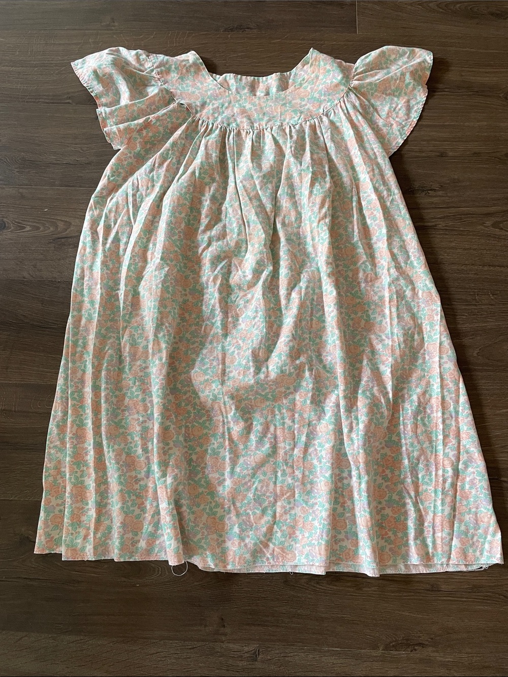 Vintage Handmade Pastel Floral Print Nightgown House Dress, Size Medium
*flaw